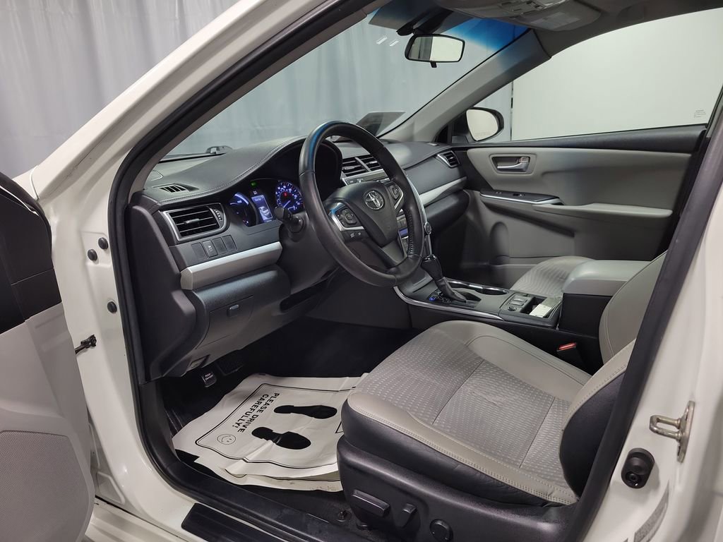 Used 2015 Toyota Camry SE image 12