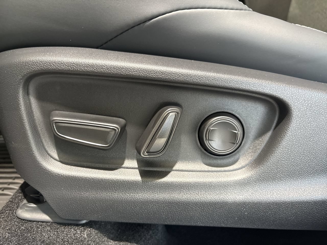 New 2026 Toyota C-HR AWD/4WD image 12