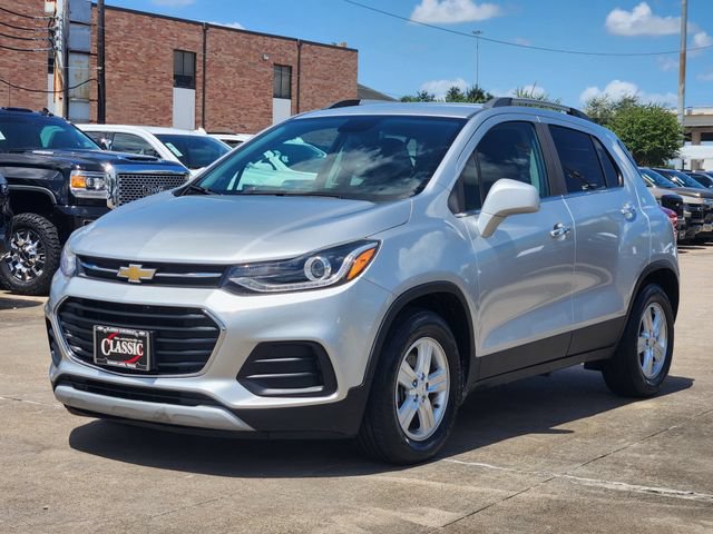 Used 2019 Chevrolet Trax LT w/ LT Convenience Package FWD image 3