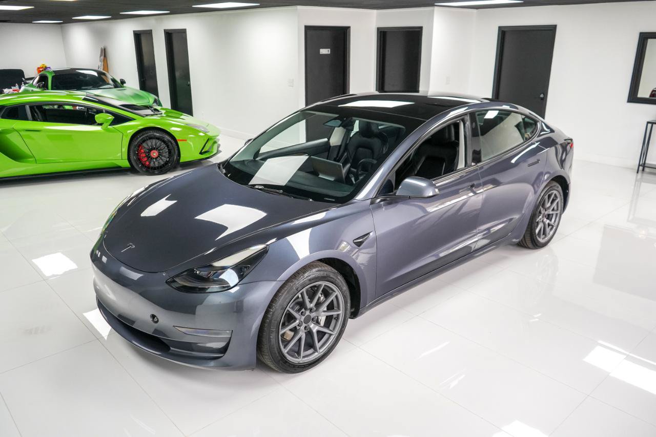 Used 2023 Tesla Model 3 Standard Range RWD image 2