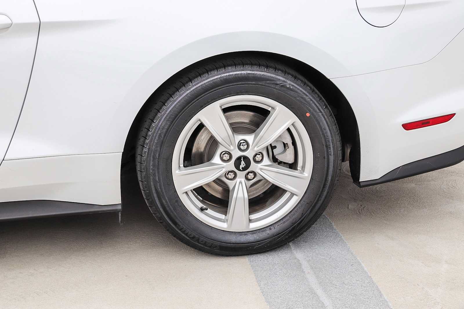 Used 2022 Ford Mustang Convertible RWD image 12
