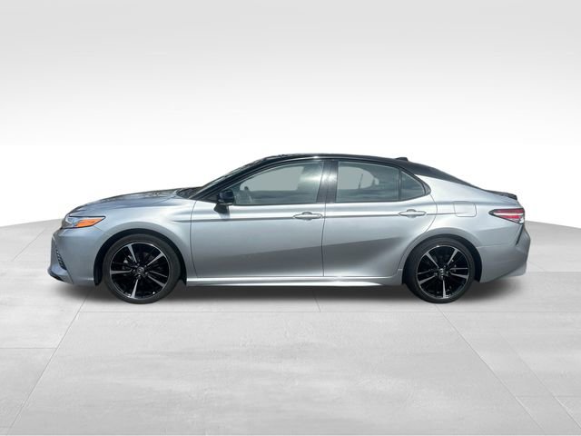 Used 2020 Toyota Camry XSE image 3