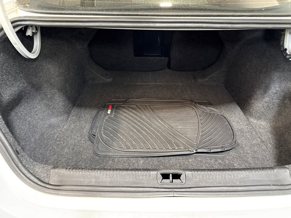 Used 2015 Chrysler 200 Limited w/ Convenience Group FWD image 11