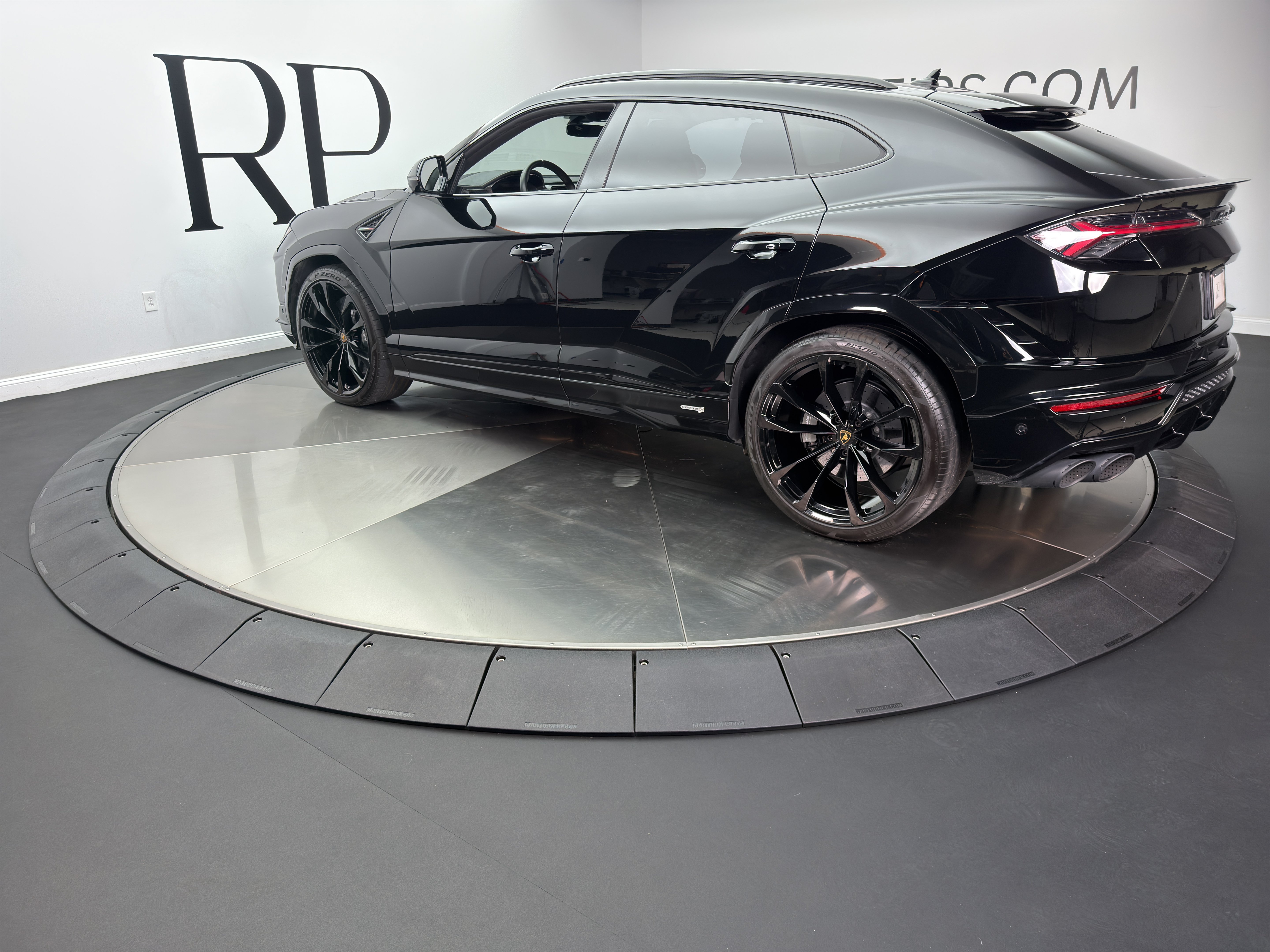 Used 2023 Lamborghini Urus S AWD/4WD image 4