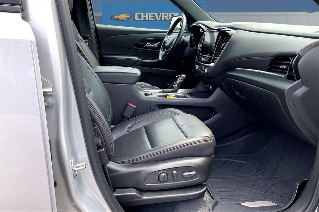 Used 2022 Chevrolet Traverse RS FWD image 29