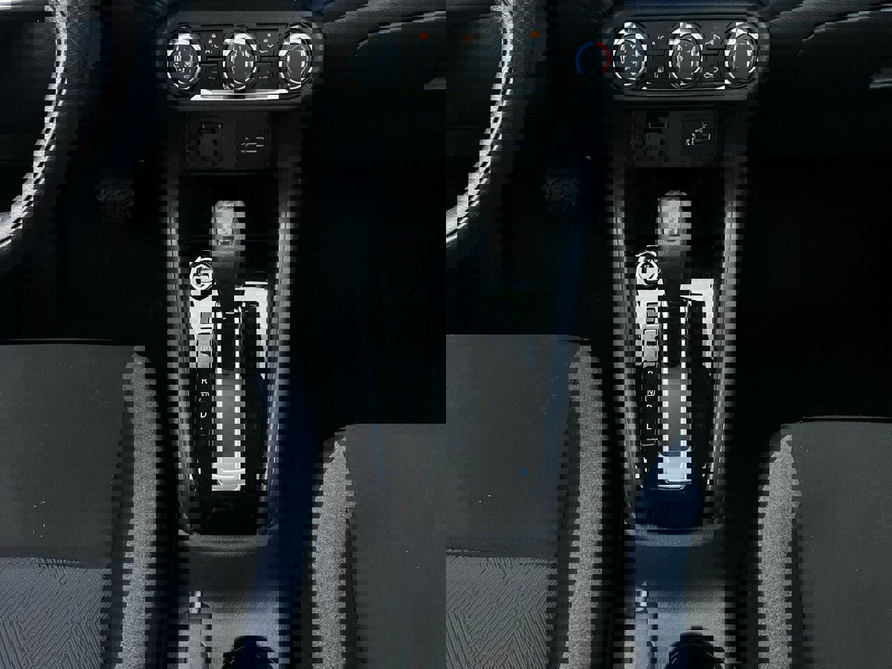 Used 2025 Nissan Versa SV image 14