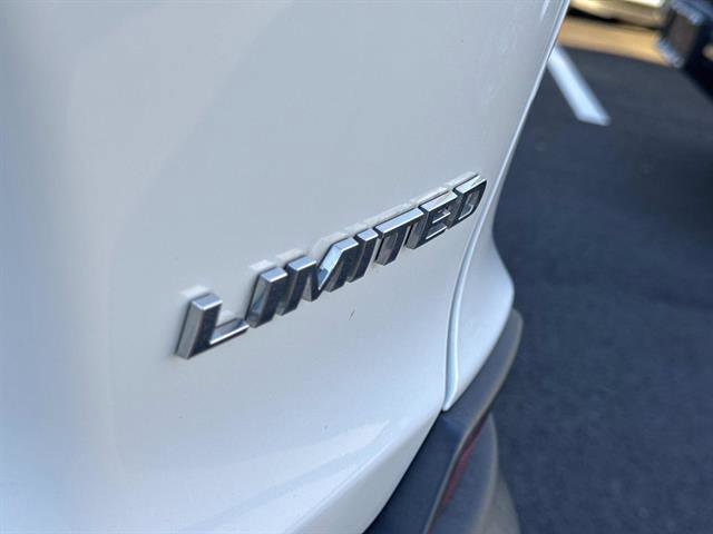 Used 2021 Jeep Cherokee Limited w/ Mopar Interior Package image 6