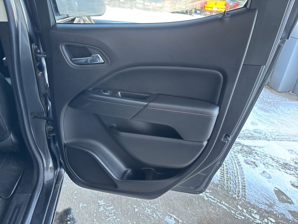 Used 2016 GMC Canyon SLE w/ All Terrain Package image 26