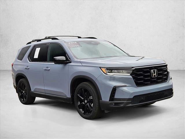 Used 2025 Honda Pilot Black Edition image 3