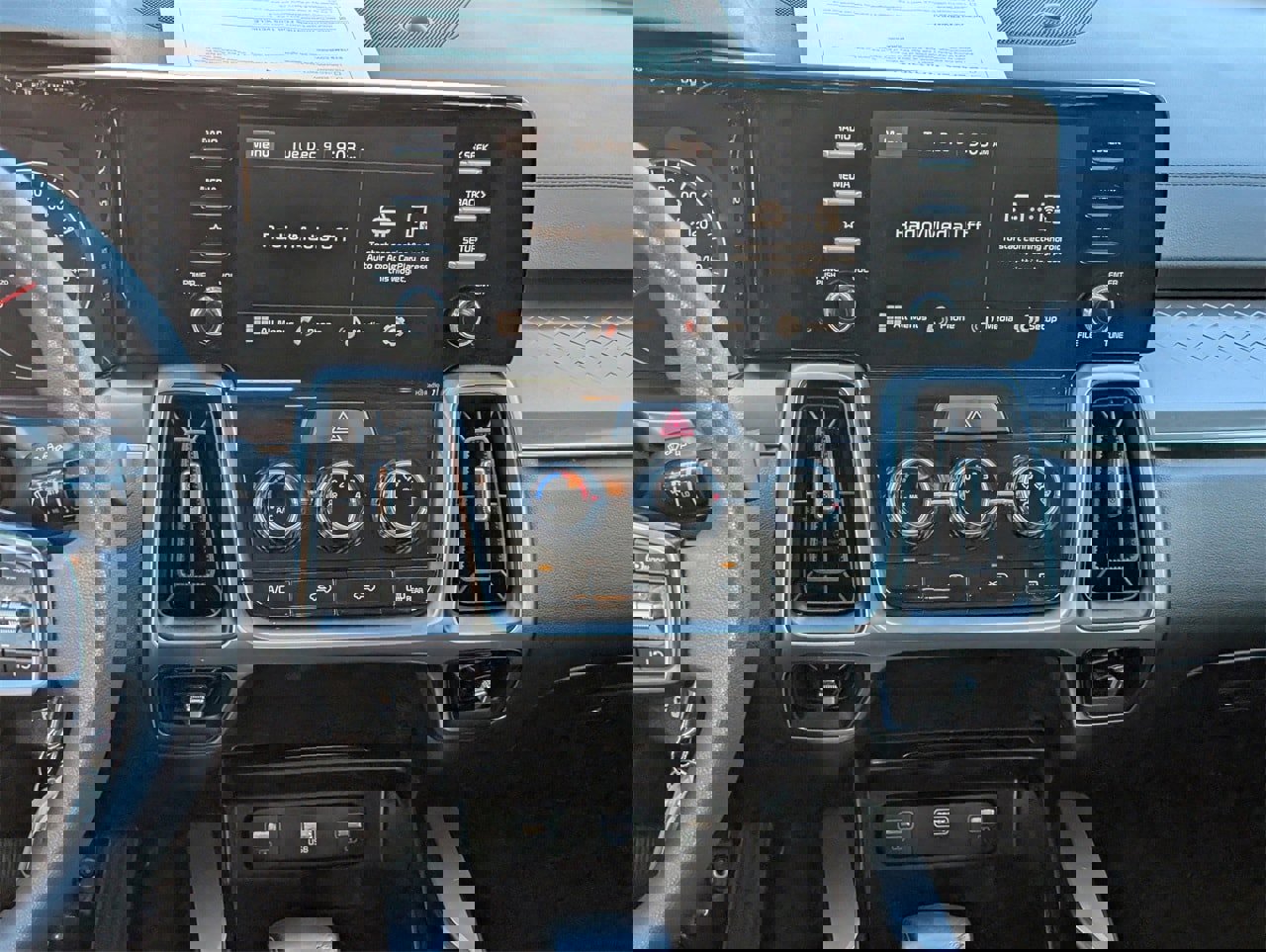 Used 2023 Kia Sorento LX image 12