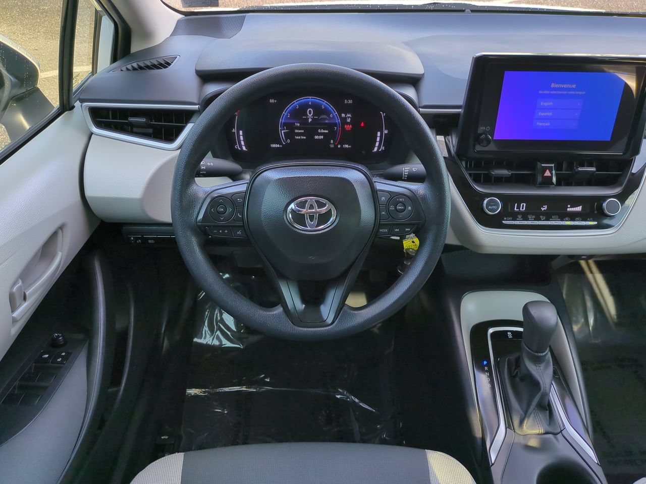 Used 2026 Toyota Corolla LE FWD image 15