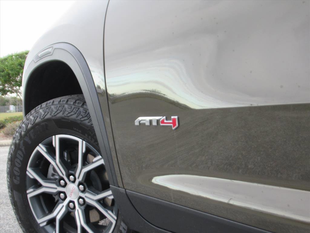 Used 2025 GMC Acadia AT4 AWD/4WD image 8