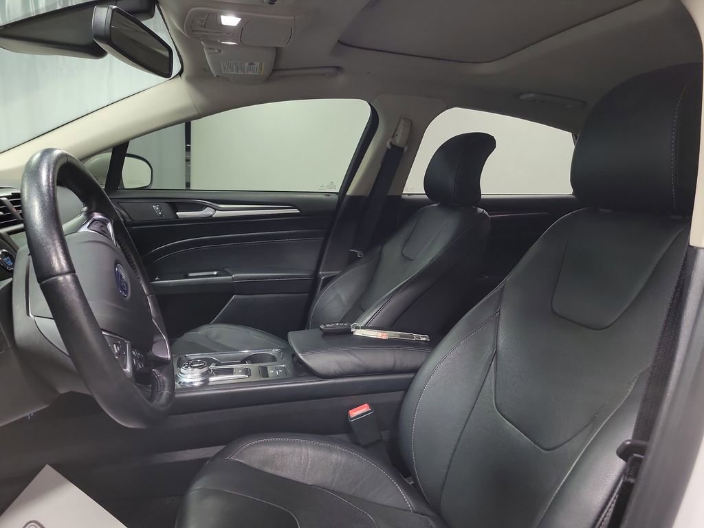 Used 2019 Ford Fusion Titanium image 13