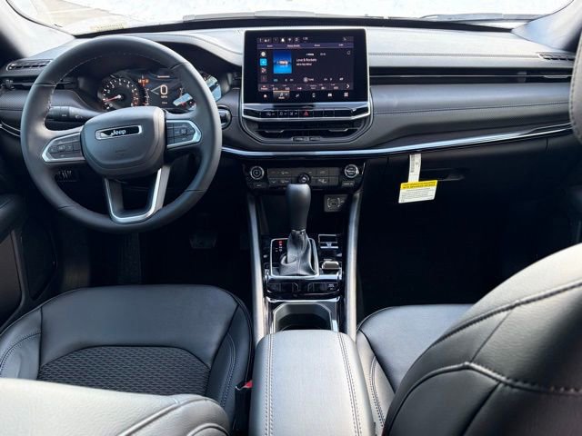 New 2026 Jeep Compass Latitude image 32