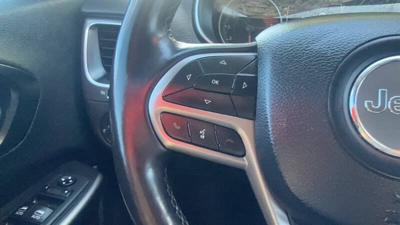 Used 2021 Jeep Cherokee Latitude Lux FWD image 21
