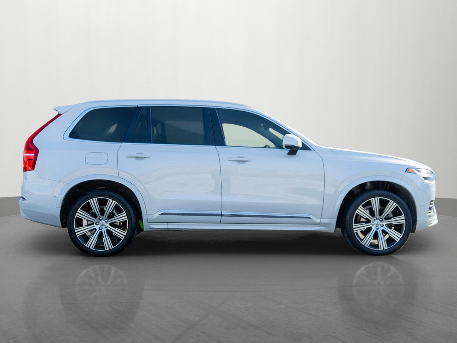 Used 2023 Volvo XC90 B6 Ultimate image 8