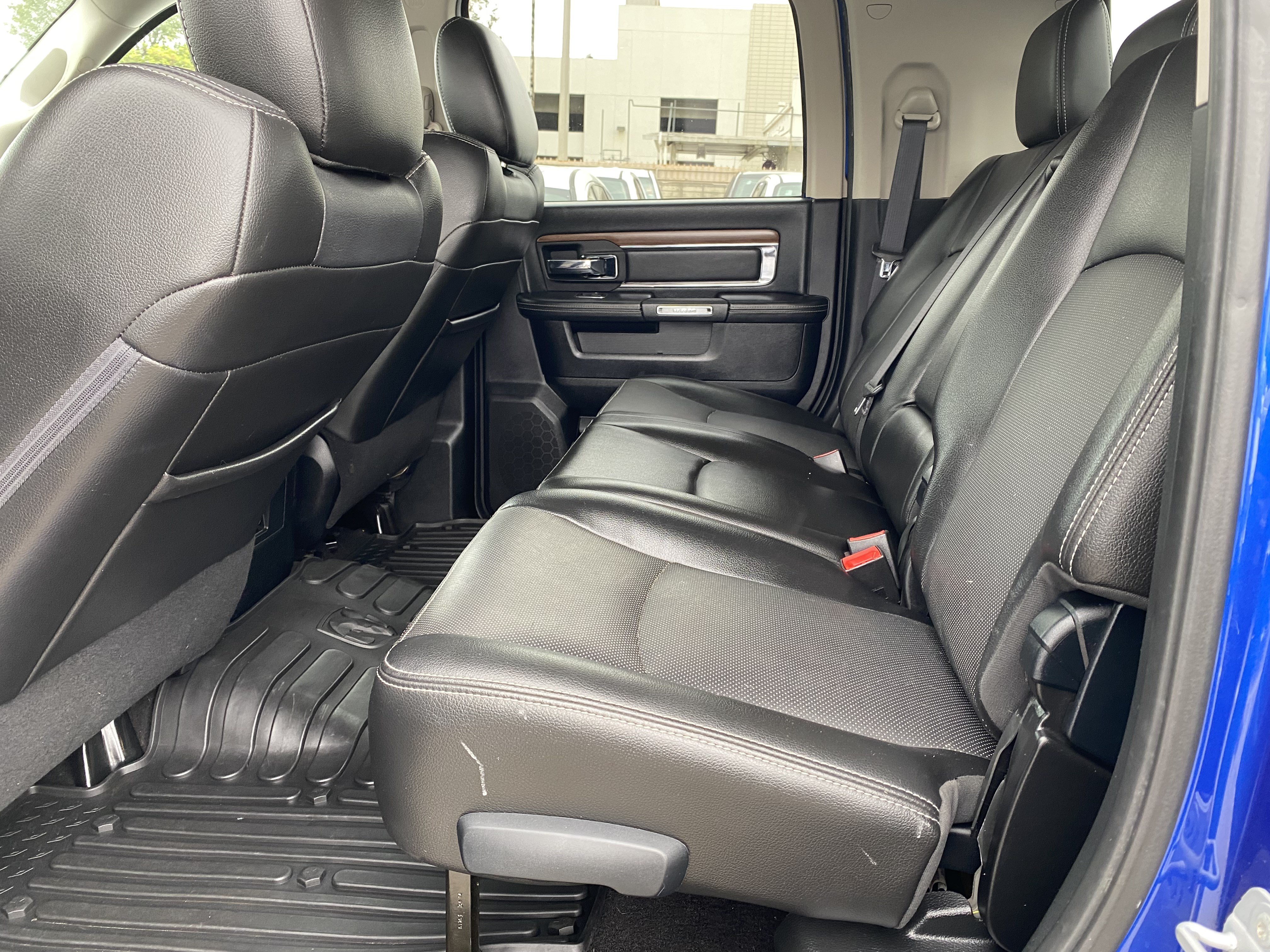 Used 2014 RAM 2500 Laramie w/ Convenience Group AWD/4WD image 19