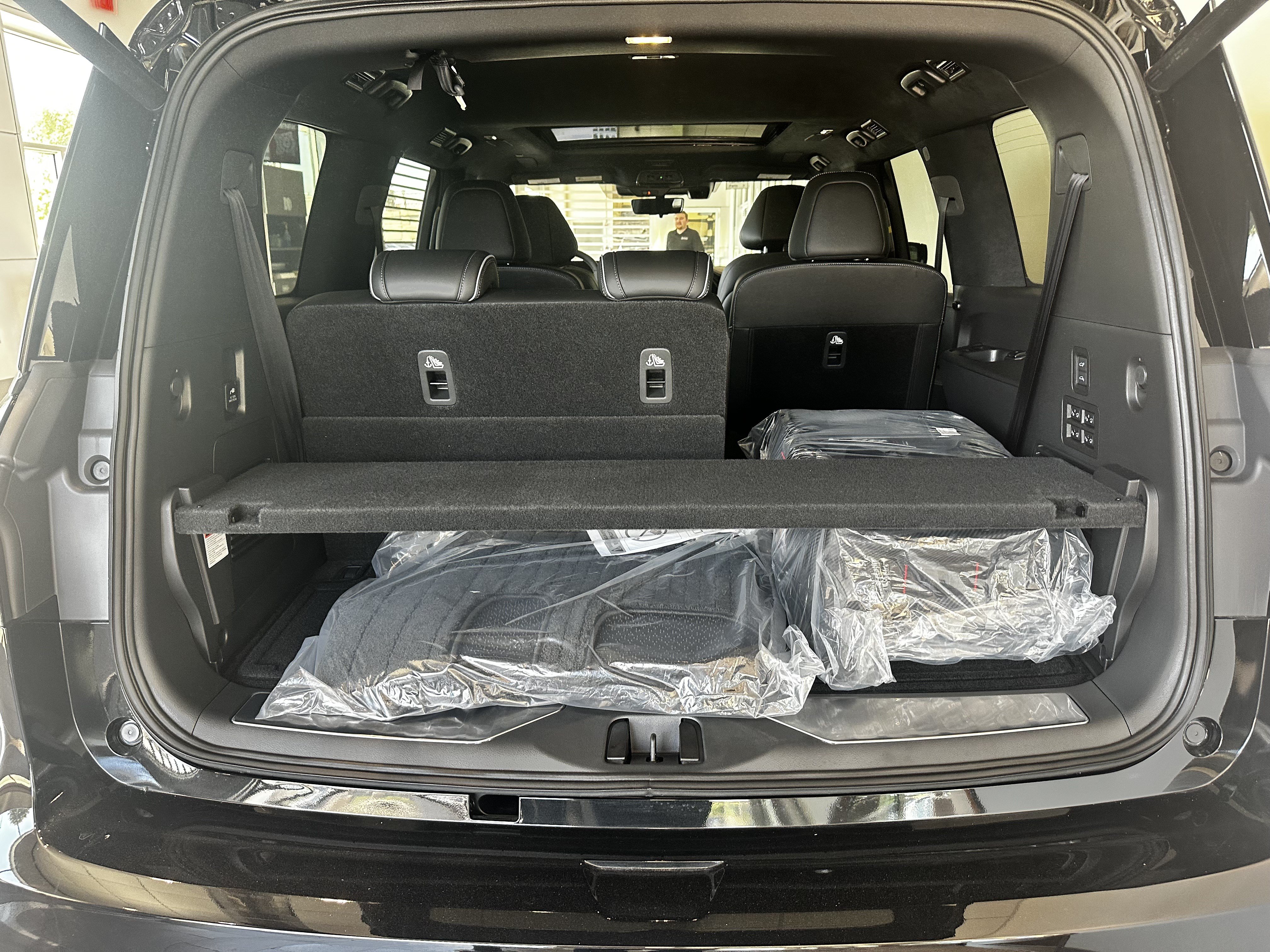 New 2027 INFINITI QX80 Autograph w/ Premium Cargo Package AWD/4WD image 10