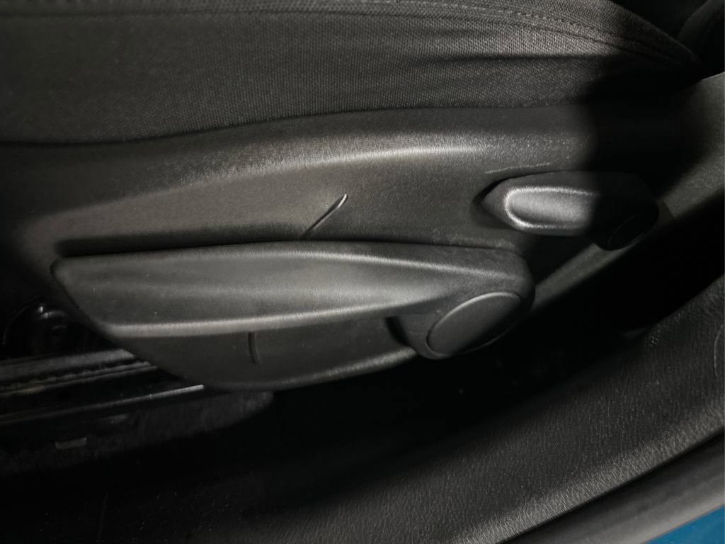 Used 2020 Jeep Renegade Latitude w/ Cold Weather Group image 34