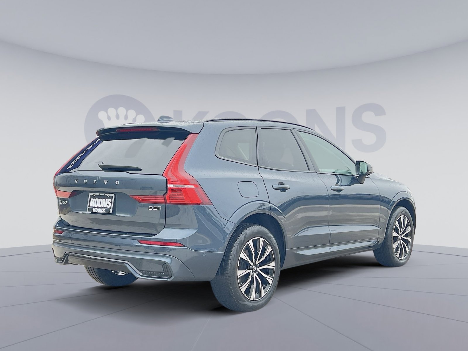 Certified 2023 Volvo XC60 B5 Plus image 7