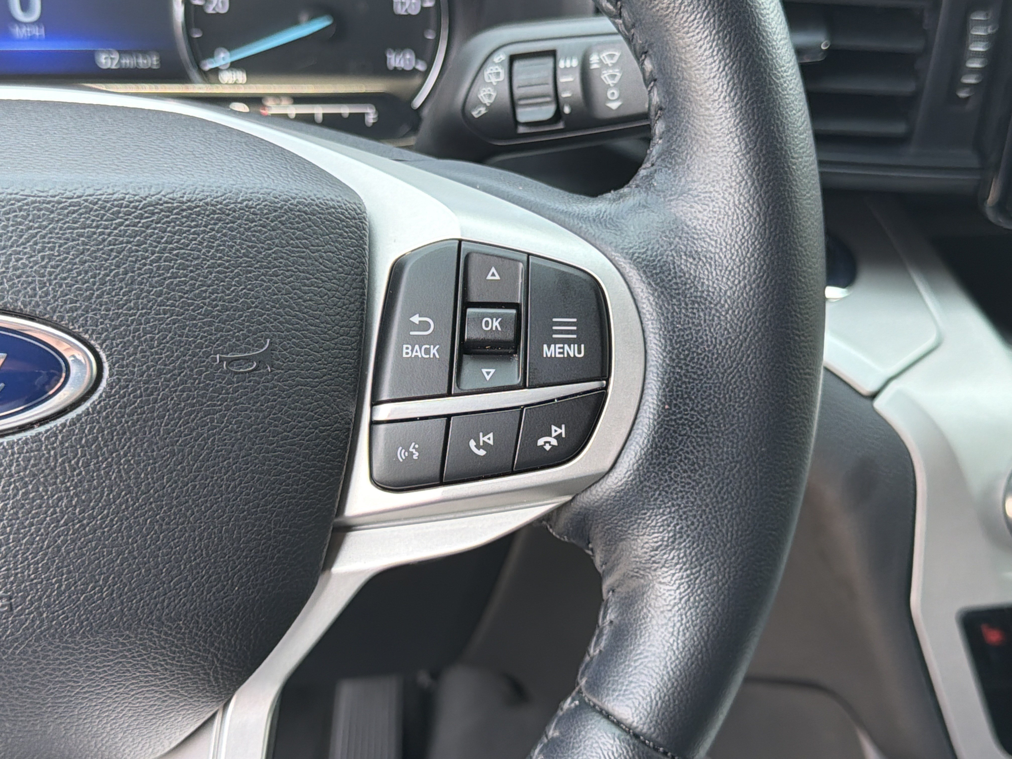 Used 2022 Ford Explorer XLT RWD image 31