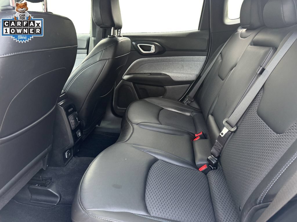 Used 2023 Jeep Compass Latitude AWD/4WD image 14