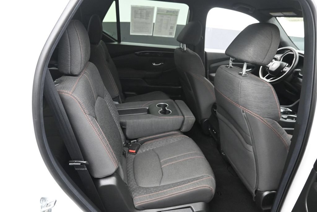 Used 2025 Honda Pilot Sport image 20