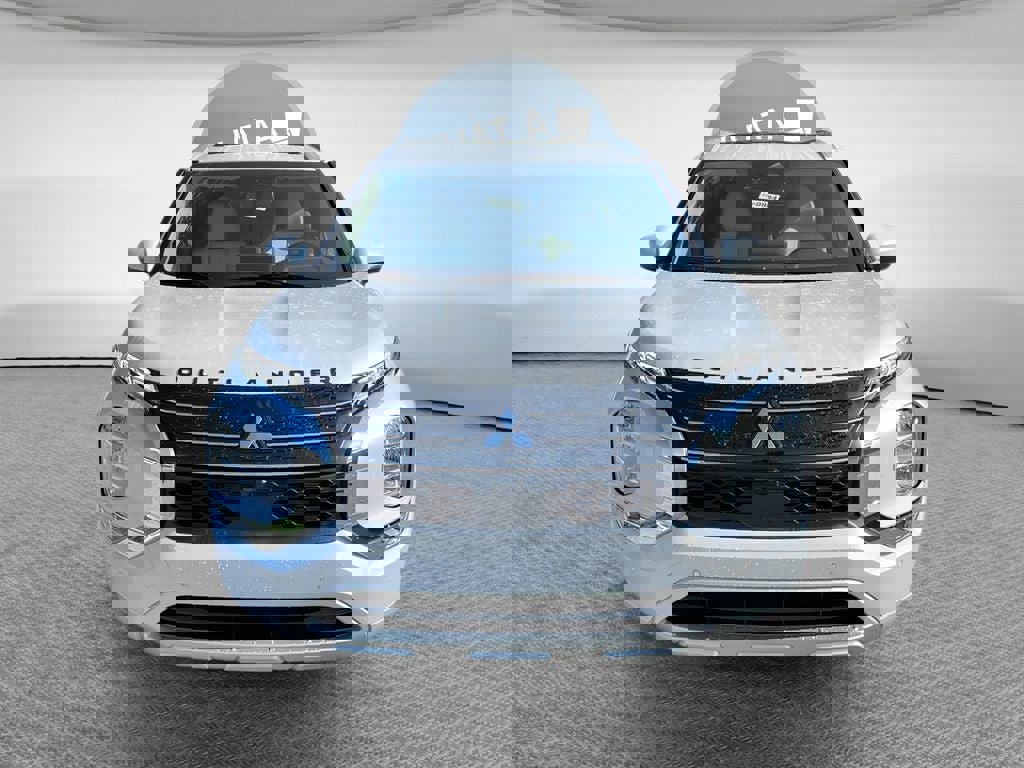 New 2025 Mitsubishi Outlander SEL image 2