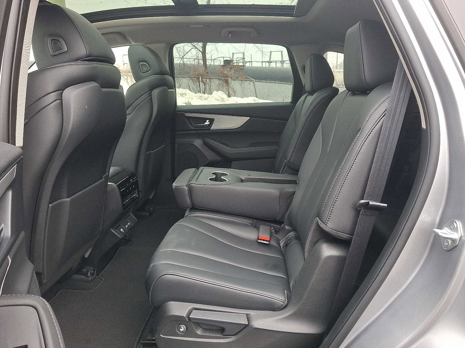 Used 2023 Acura MDX SH-AWD image 10