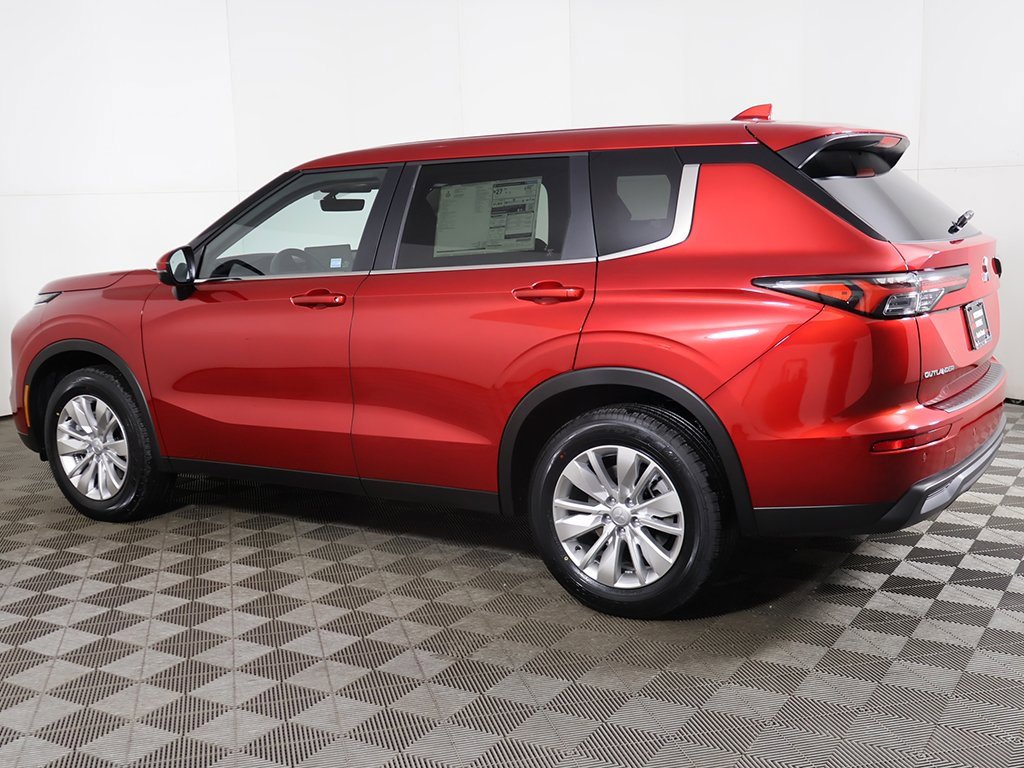 New 2026 Mitsubishi Outlander ES image 14