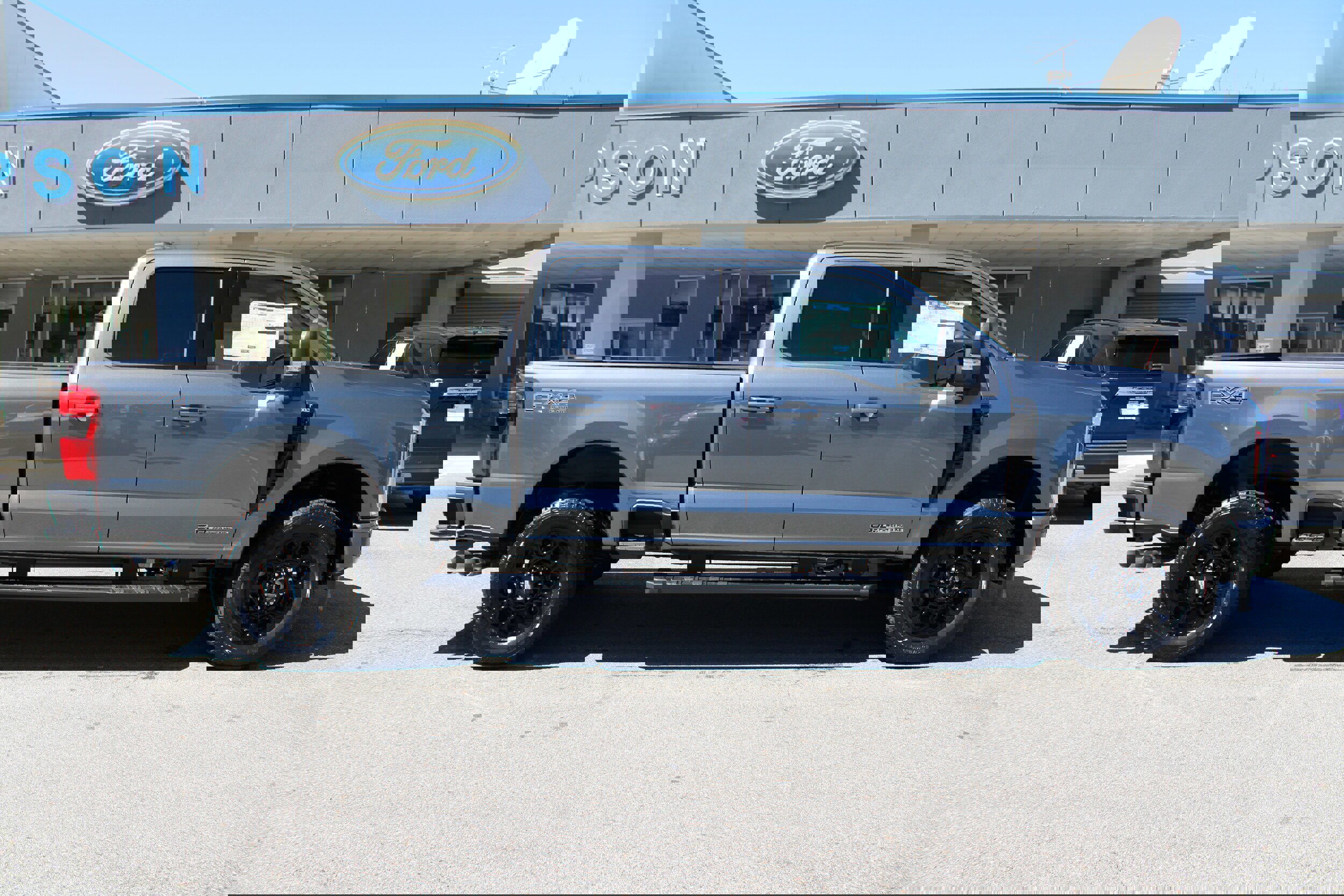 New 2026 Ford F250 XLT image 2