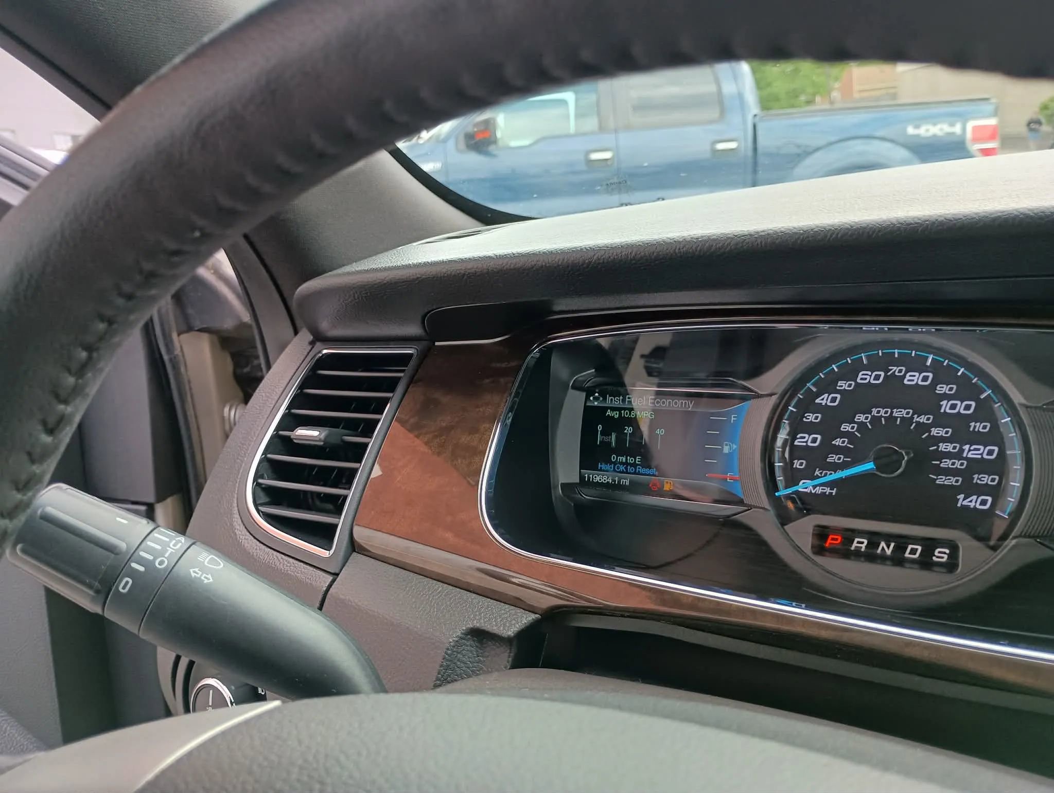 Used 2018 Ford Taurus Limited FWD image 18