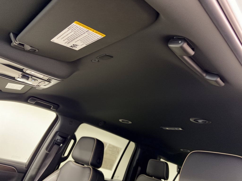 Used 2024 Chevrolet Suburban Premier RWD image 27