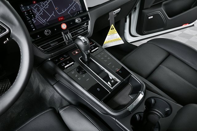 New 2025 Porsche Macan image 20