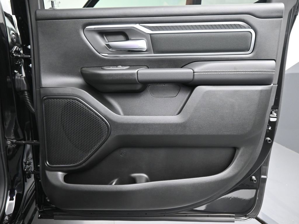 New 2026 RAM 1500 4x4 Crew Cab image 19