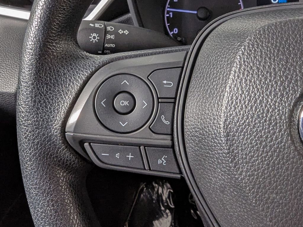 Used 2025 Toyota Corolla LE image 26