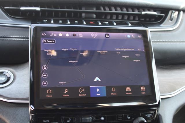 Used 2023 Jeep Grand Cherokee L Limited AWD/4WD image 25