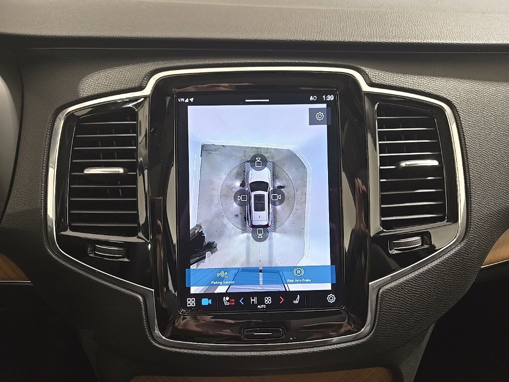 Used 2024 Volvo XC90 B6 Plus w/ Protection Package image 17