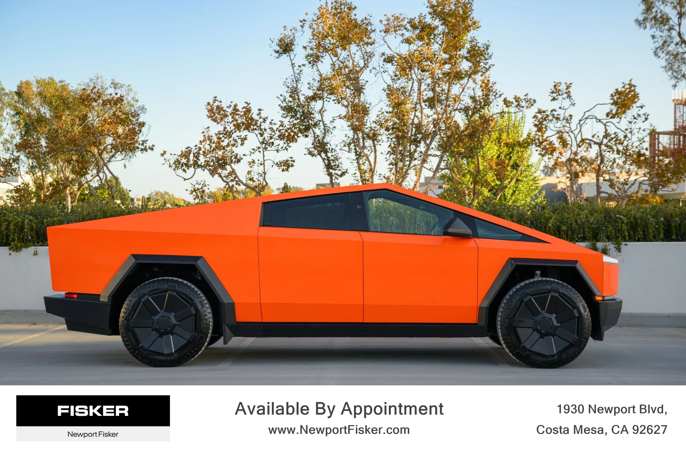 Used 2024 Tesla Cybertruck AWD Crew Cab image 2