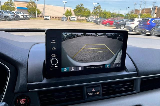 Used 2025 Honda Pilot Touring image 13