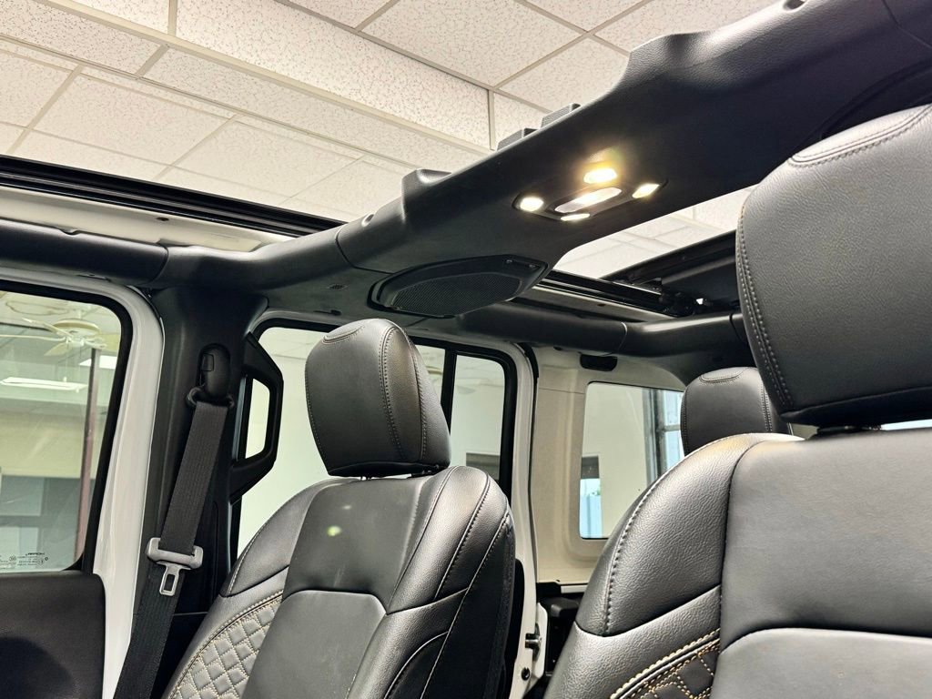 Used 2022 Jeep Wrangler Unlimited Sahara image 9