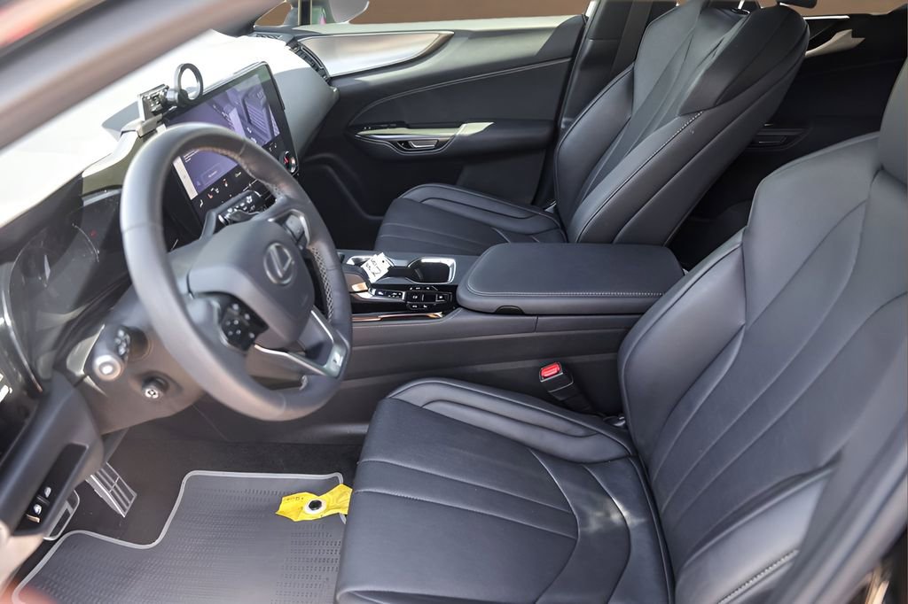 Used 2024 Lexus NX 350 F Sport image 9