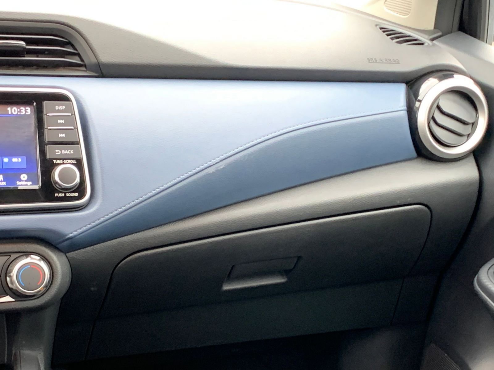 Used 2025 Nissan Versa SV w/ Trunk Package image 33