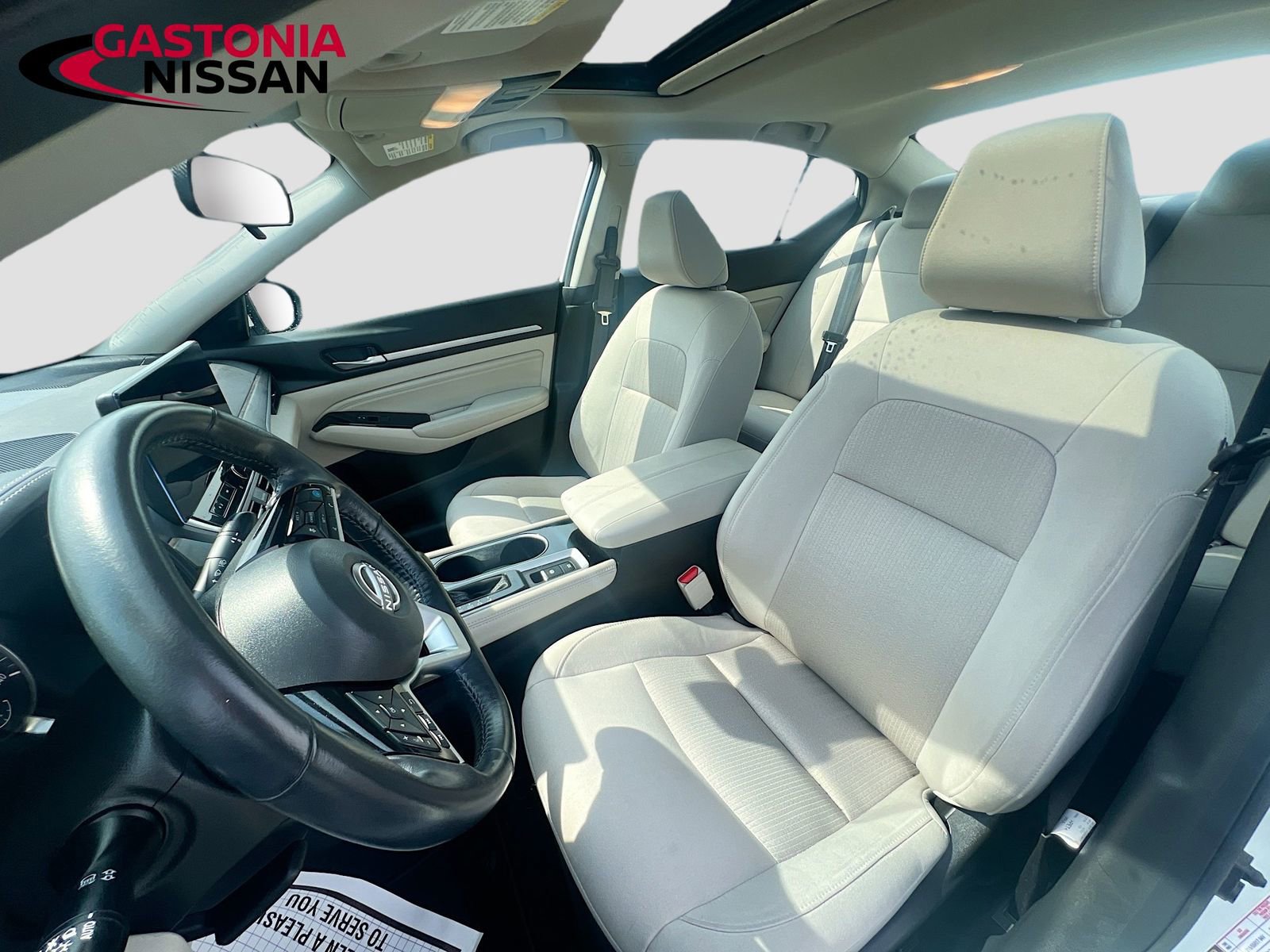 Used 2023 Nissan Altima 2.5 SV w/ SV Premium Package image 29