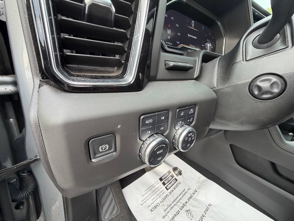 Used 2025 GMC Sierra 1500 Denali w/ Technology Package AWD/4WD image 18