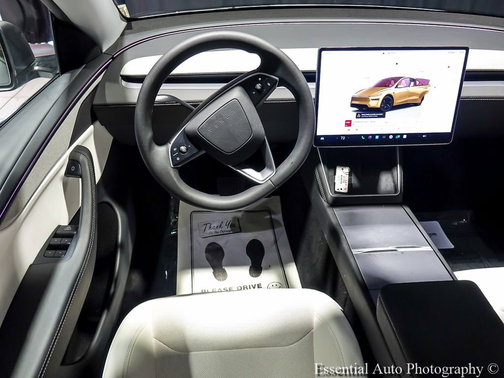 Used 2026 Tesla Model Y 2WD image 17