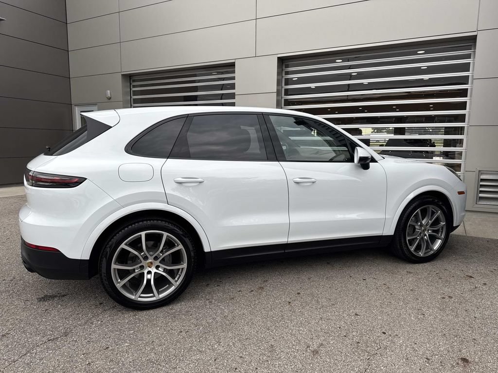 Used 2023 Porsche Cayenne S Platinum AWD/4WD image 7