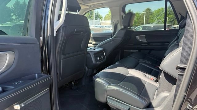 Used 2025 Ford Expedition Max Platinum AWD/4WD image 30