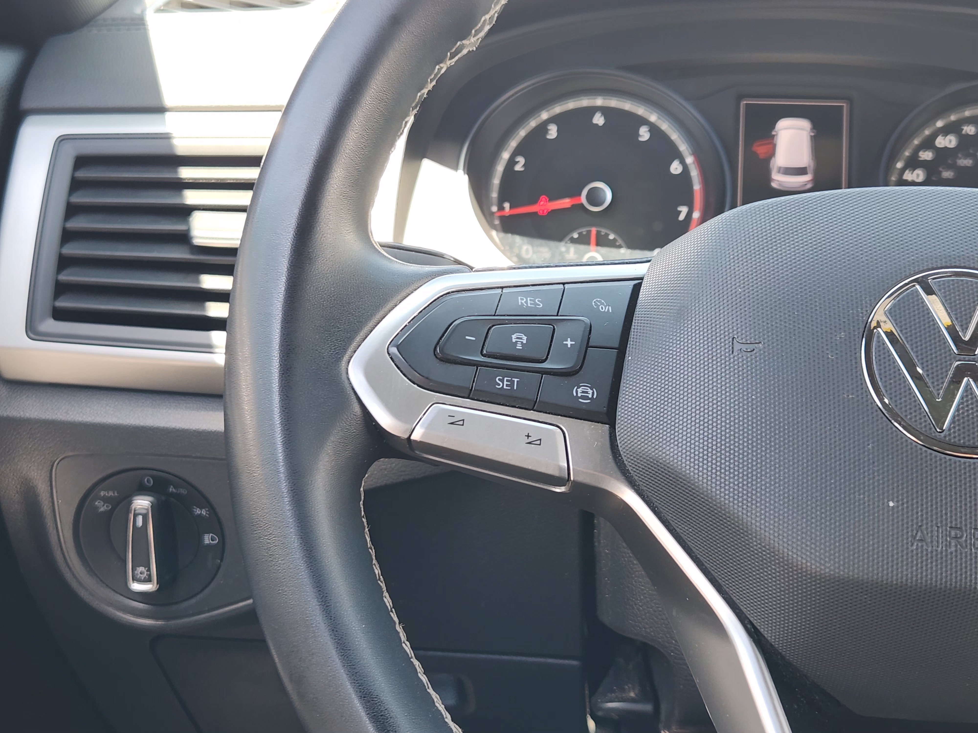 Used 2021 Volkswagen Atlas Cross Sport SE FWD image 29