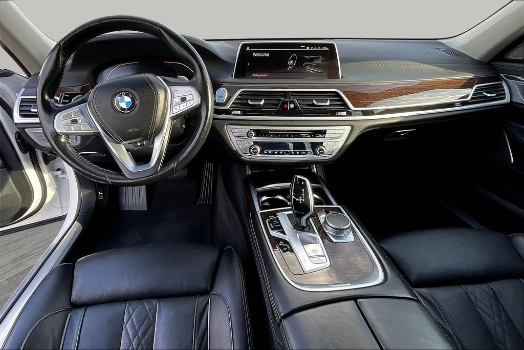 Used 2020 BMW 750i xDrive w/ Cold Weather Package AWD/4WD image 7